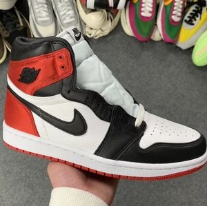 Jordan 1 Retro High Satin Black Toe